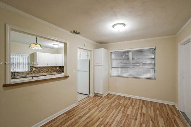 Building Photo - 7944 Meridian St