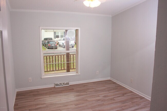 Building Photo - 811 Red Lighthouse Ln