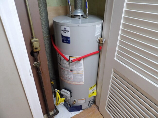 Building Photo - 720 Woodland Ave