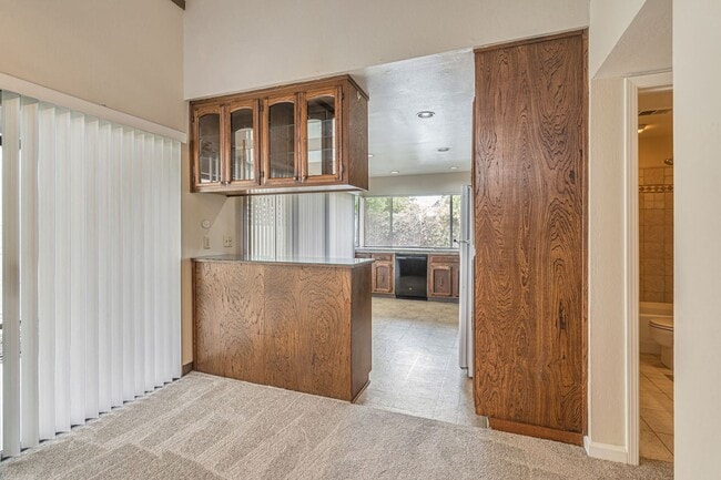 Building Photo - 2 Bedroom, 2 Bath Home with Bonus Room
