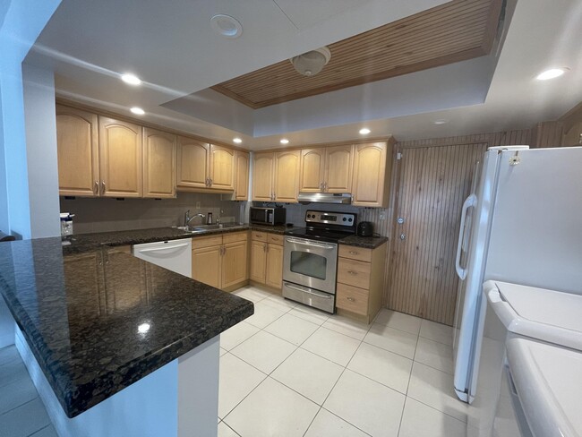 Building Photo - 3850 Galt Ocean Dr