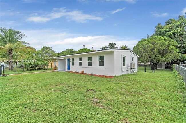 Building Photo - 1175 NW 133rd St