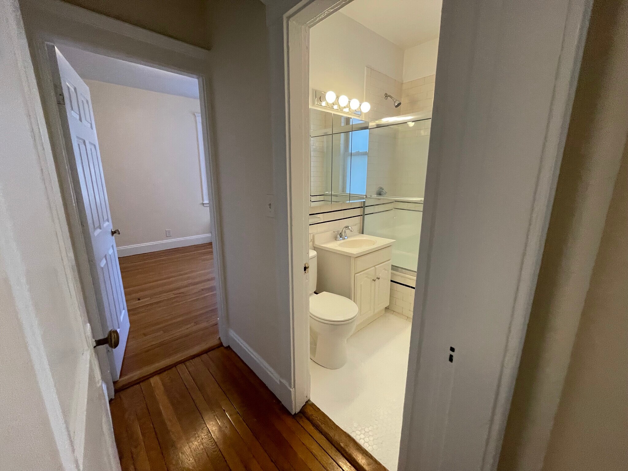 Building Photo - 14 Melvin Ave