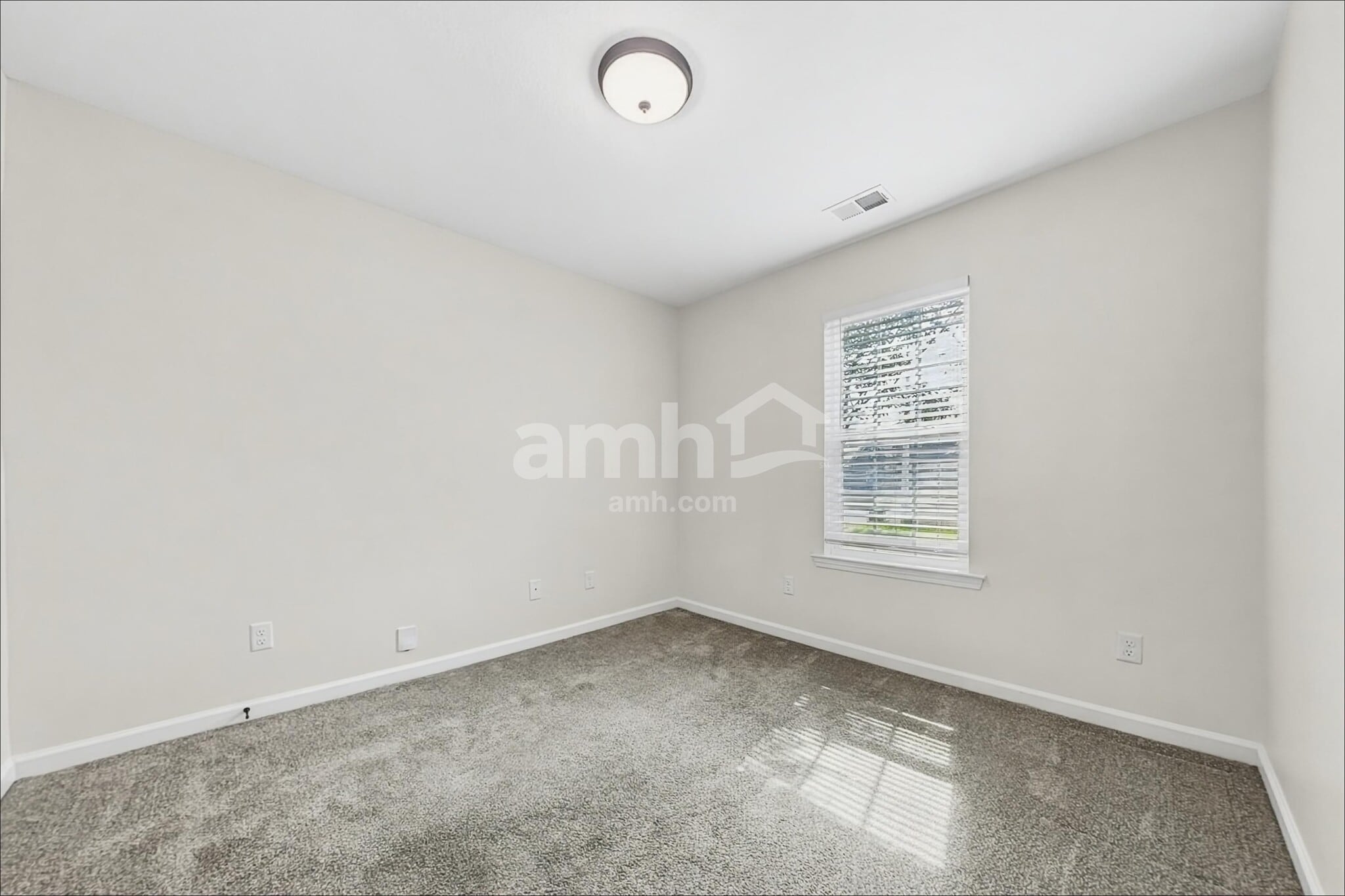 Building Photo - 3230 Magnolia Bloom Dr