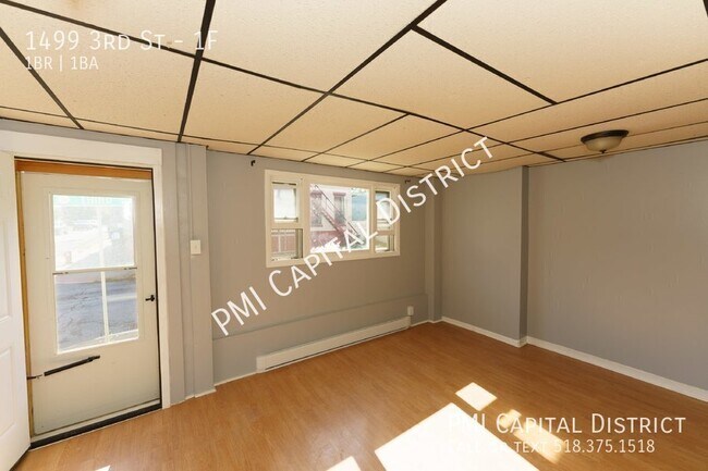 Building Photo - 1499 3rd St