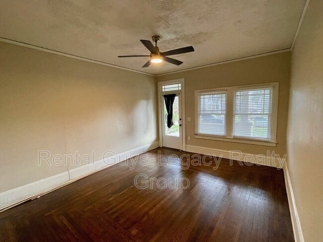 Building Photo - 2329 College St