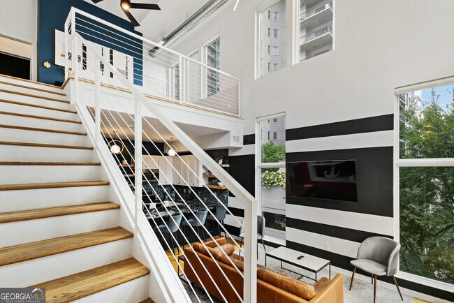 Building Photo - 208 12th St NE