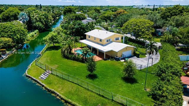 Building Photo - 11401 SW 72nd Plz