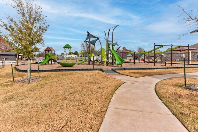 Building Photo - 323 Woodrock St