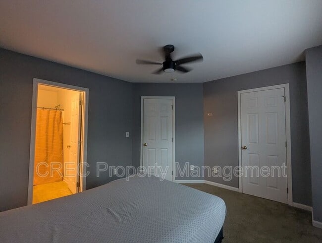 Building Photo - 202 Twin Tree Dr