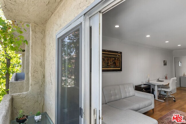 Building Photo - 1351 N Orange Dr