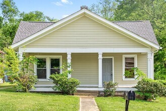 Building Photo - Home For Rent Near Historic Downtown Clark...