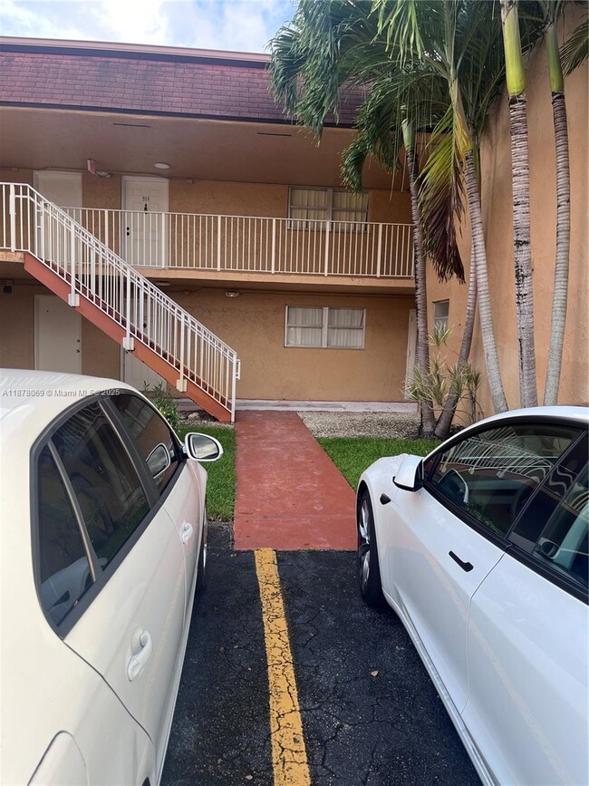 Building Photo - 9970 SW 88th St