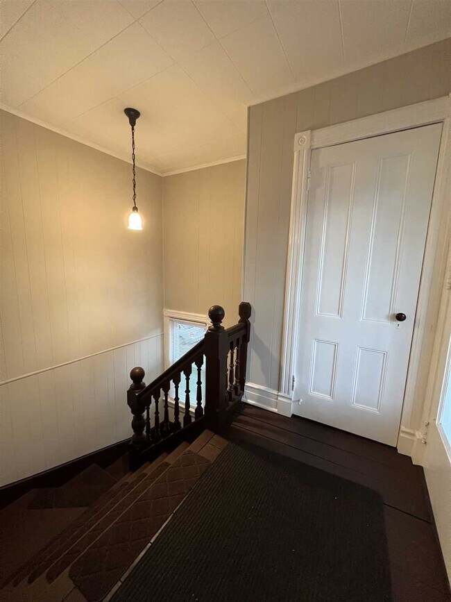 Building Photo - 21 Lincoln Ave