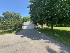 Building Photo - 3 Bedroom Single Family Home