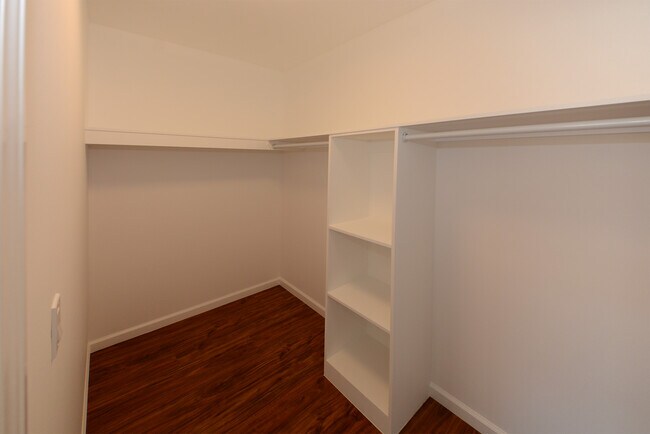 Building Photo - 1182 Palekaiko St