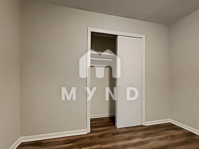 Building Photo - 207 Gaddis Dr