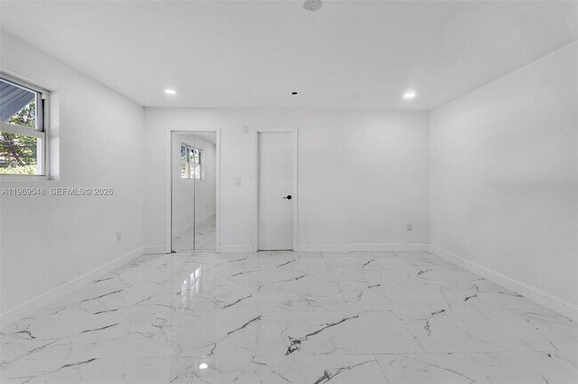 Building Photo - 860 NW 207th St