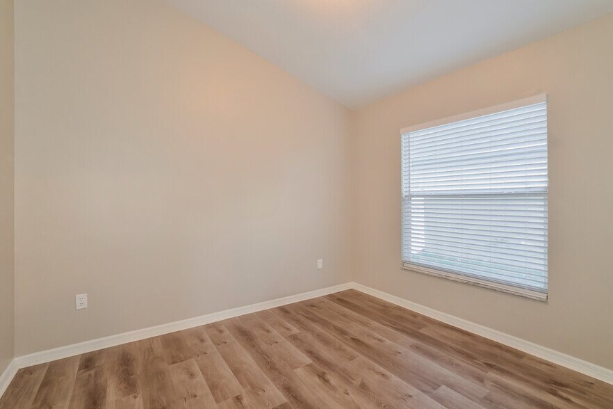 Building Photo - 935 Brightview Dr