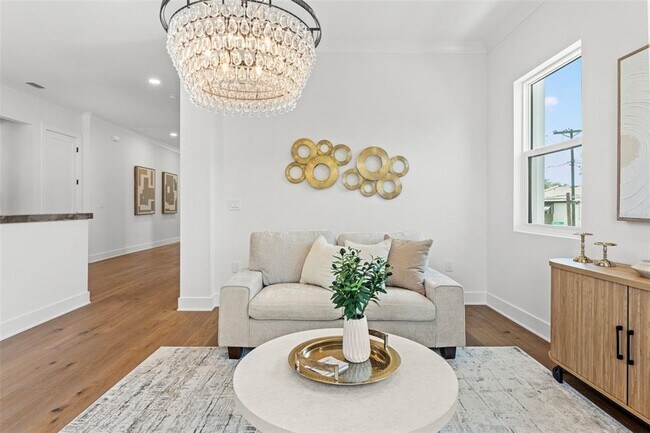 Building Photo - 500 E Davis Blvd