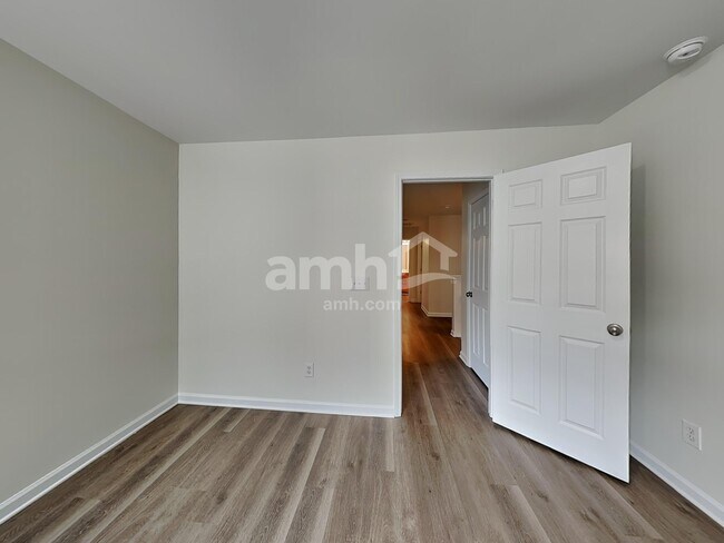 Building Photo - 4012 Lawrence Daniel Dr