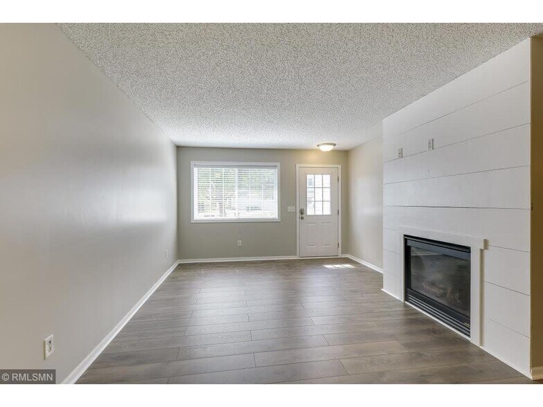 Building Photo - 2597 Yellowstone Dr