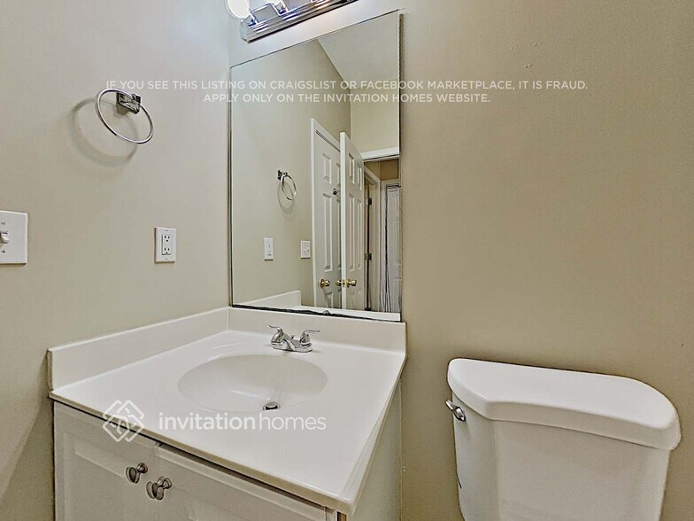 Building Photo - 8220 River Mill Ct
