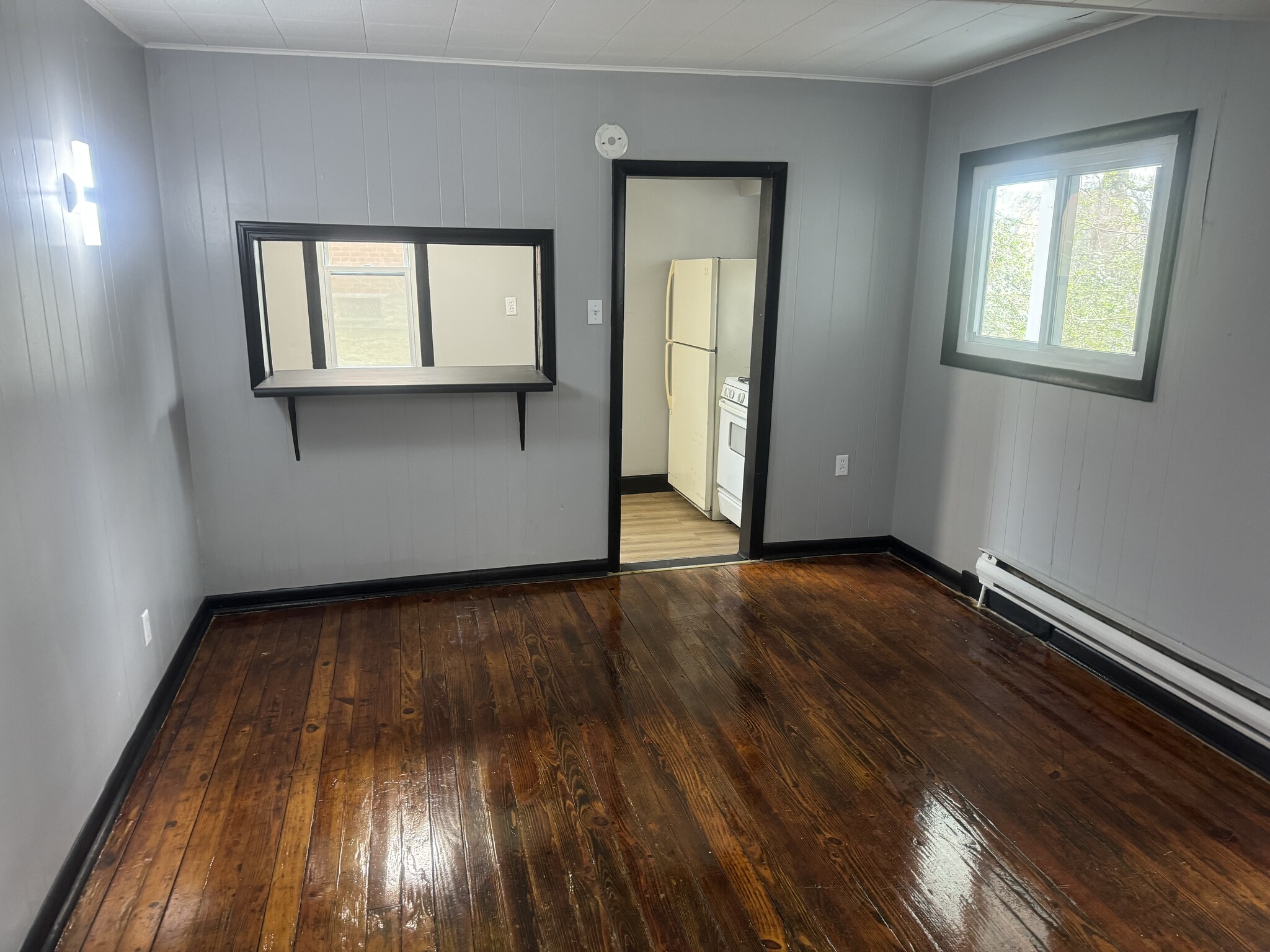 Building Photo - 210 Locust Ave