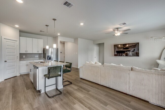 Building Photo - 1318 Cascade Hls Dr