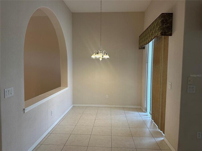 Building Photo - 10645 Weeping Elm Bend