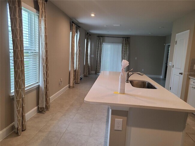 Building Photo - 10013 Daybreak Glen