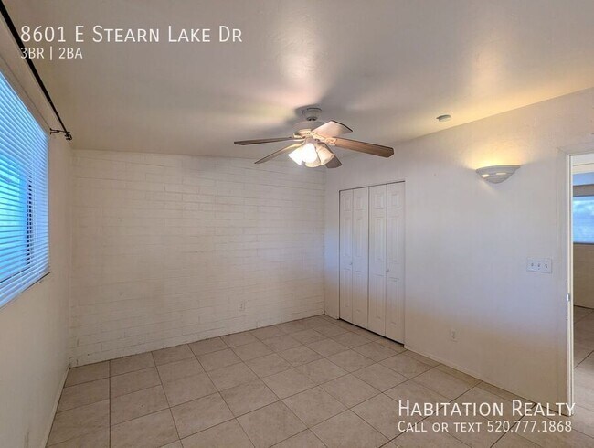 Building Photo - 8601 E Stearn Lake Dr