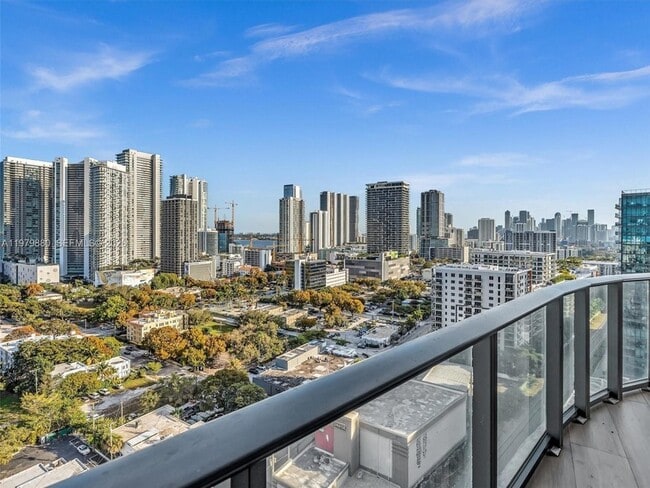 Building Photo - 121 NE 34th St