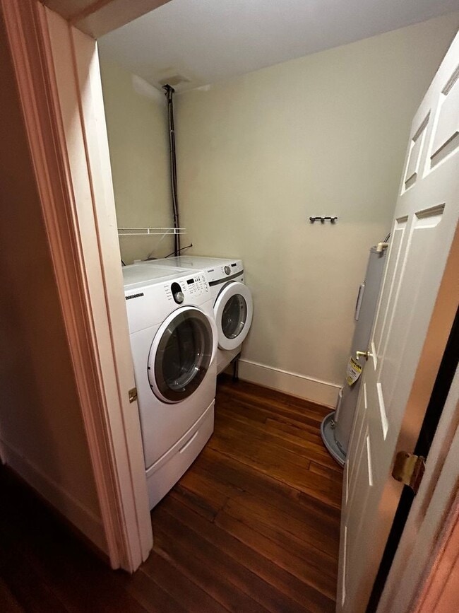 Building Photo - Great 2 Bedroom in Downtown Lynchburg