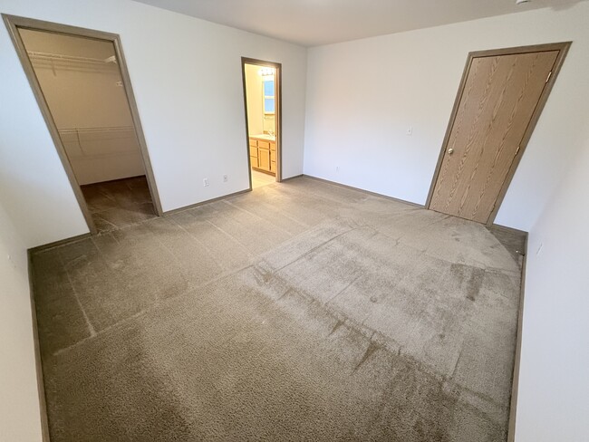 Building Photo - 502 91st Ave SE