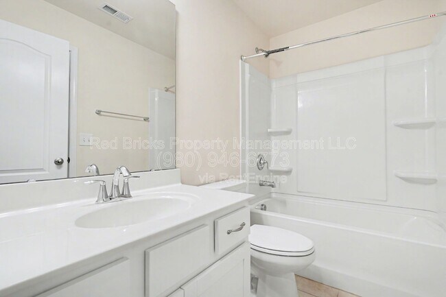 Building Photo - 14419 Rhodes Hall Dr