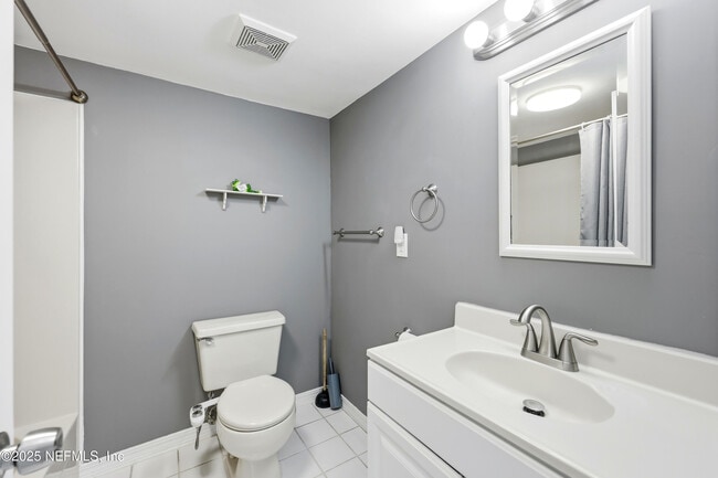 Building Photo - 457 Nightingale Rd