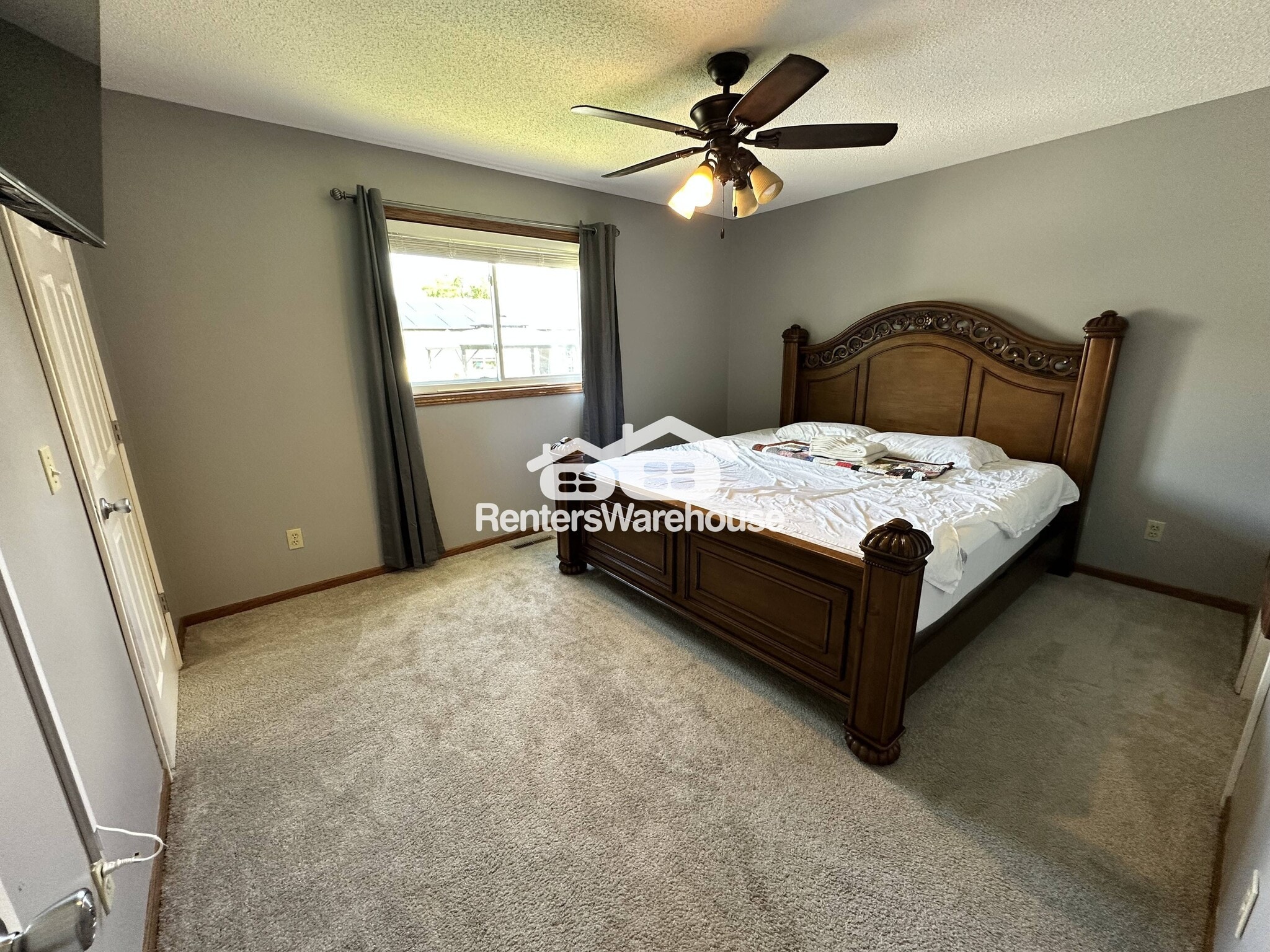 Building Photo - 10921 Jersey Ct N