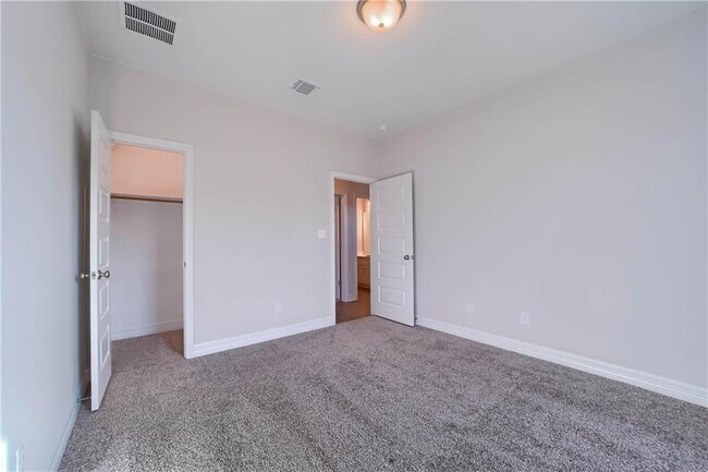 Building Photo - 133 White Steppe Way