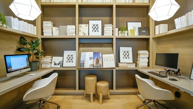 Building Photo - 1919 SE 10th Ave