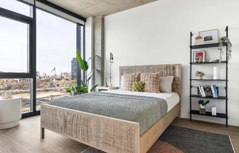 Building Photo - 219 N Elizabeth St