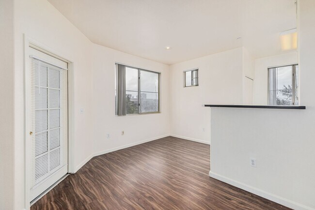 Building Photo - 2 Bedroom, 2 Bath In Central Phoenix