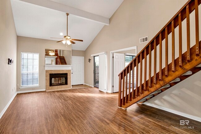 Building Photo - 200 Parma Dr