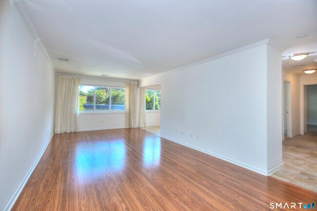 Building Photo - 109 Southport Woods Drive