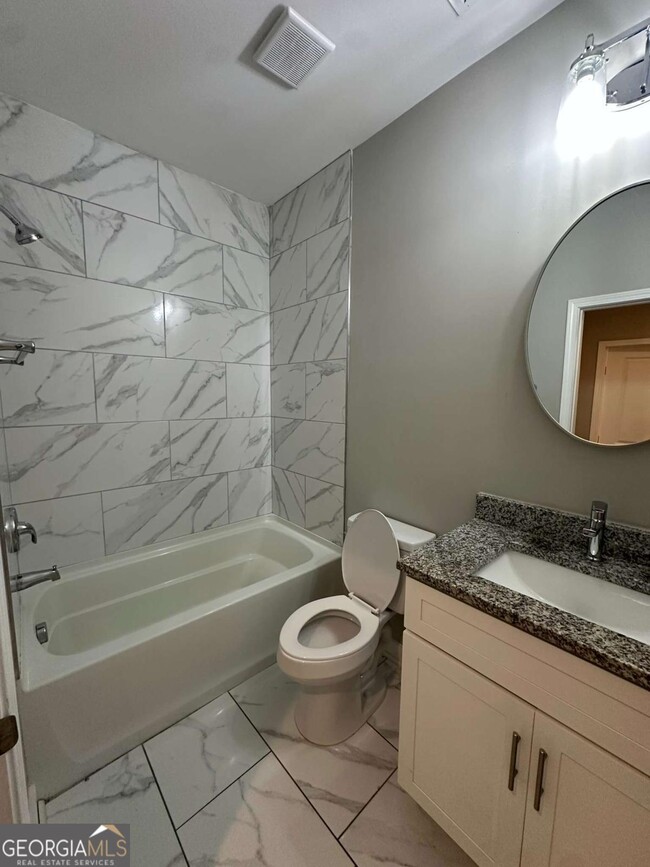 Building Photo - 1536 Montreat Ave SW