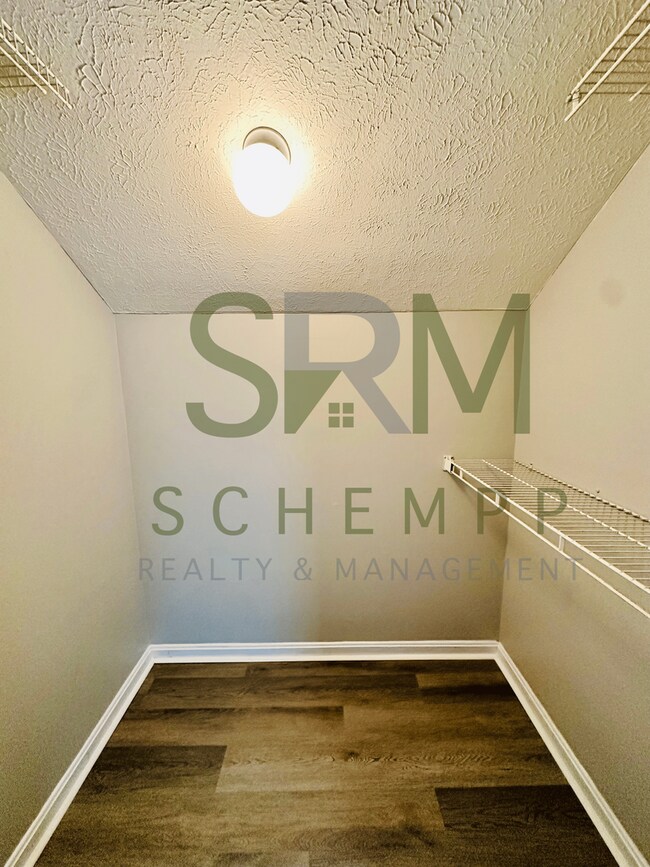 Building Photo - Updated 1BR in Portland! *Section 8 accepted*