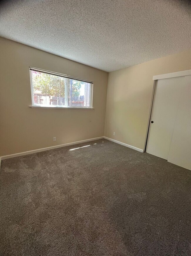 Building Photo - Cowell 4808-4810