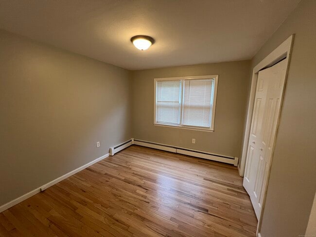 Building Photo - 36 Oak Ridge Dr
