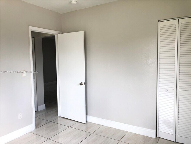 Building Photo - 1940 Washington Ave