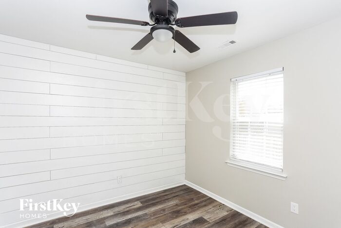 Building Photo - 1211 Lempster Dr NW